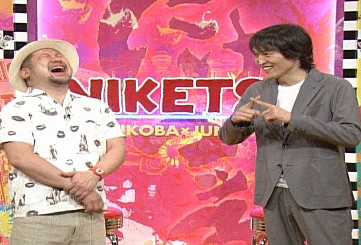 左からケンドーコバヤシ、千原ジュニア。(c)読売テレビ