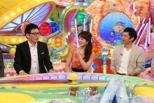 左から生瀬勝久、川田裕美、チュートリアル徳井。(c)関西テレビ