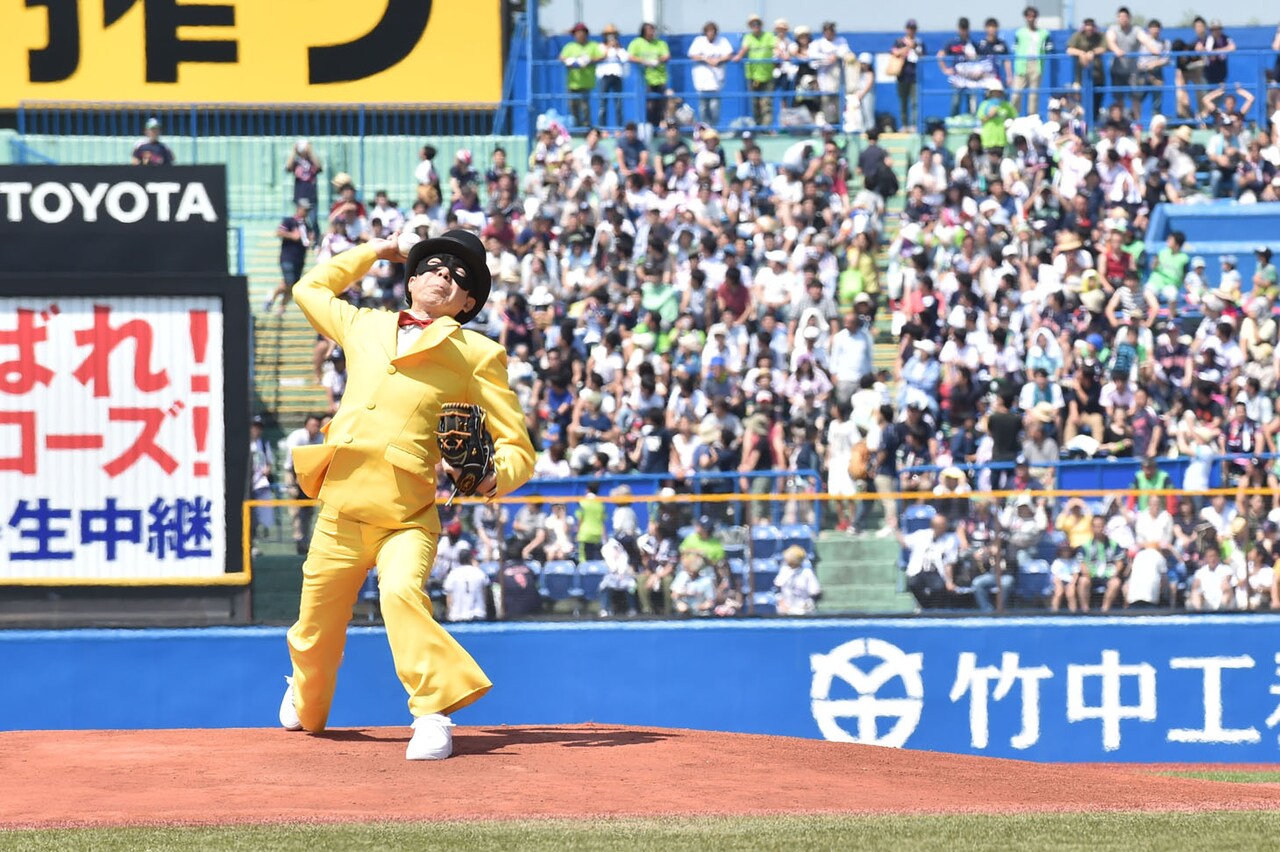怪盗ナゲッツ、憧れの神宮球場で初の始球式「テンション上がりました」