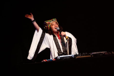 DJやついいちろう （写真提供：Soshi Setani）