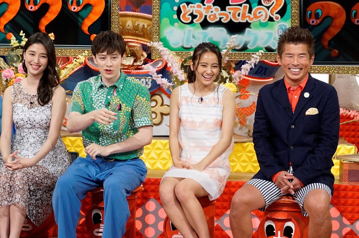 左から橋本マナミ、ウエンツ瑛士、岡田結実、勝俣州和。(c)読売テレビ