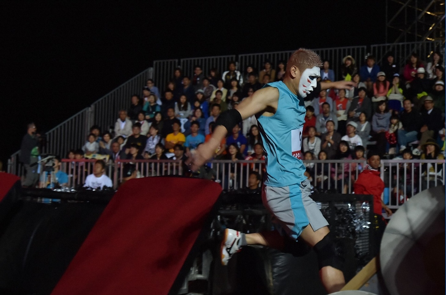 樽美酒研二（ゴールデンボンバー）(c)TBS