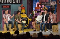 左からブラックマヨネーズ、宮本エリアナ、月亭方正、サバンナ八木。(c)読売テレビ