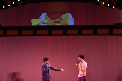 ぐでたまとコントを披露するラバーガール。