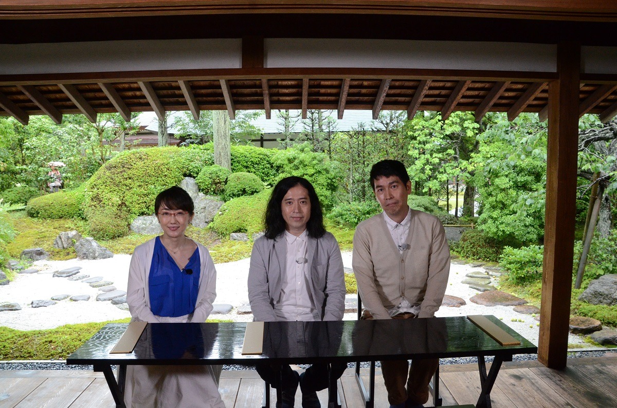 左から唐橋ユミ、ピース又吉、堀本裕樹。(c)BSフジ