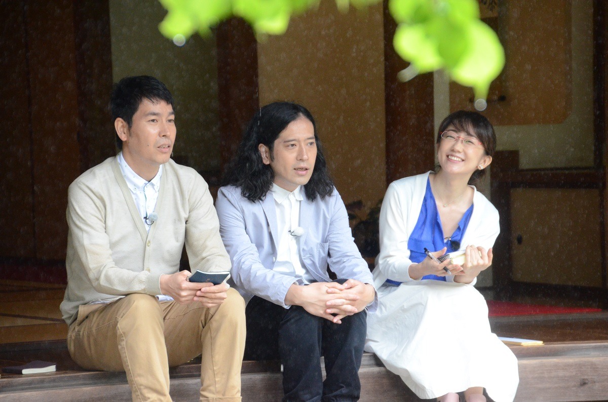 左から堀本裕樹、ピース又吉、唐橋ユミ。(c)BSフジ