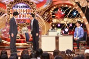 「テレビ初出しネタまとめ！」のコーナーに出演する、東京03 (c)TBS