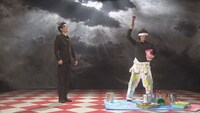 「小林賢太郎テレビ8 ～ wonderland ～」のワンシーン。(c)NHK