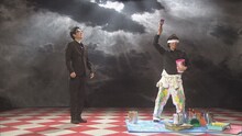 「小林賢太郎テレビ8 ～ wonderland ～」のワンシーン。(c)NHK