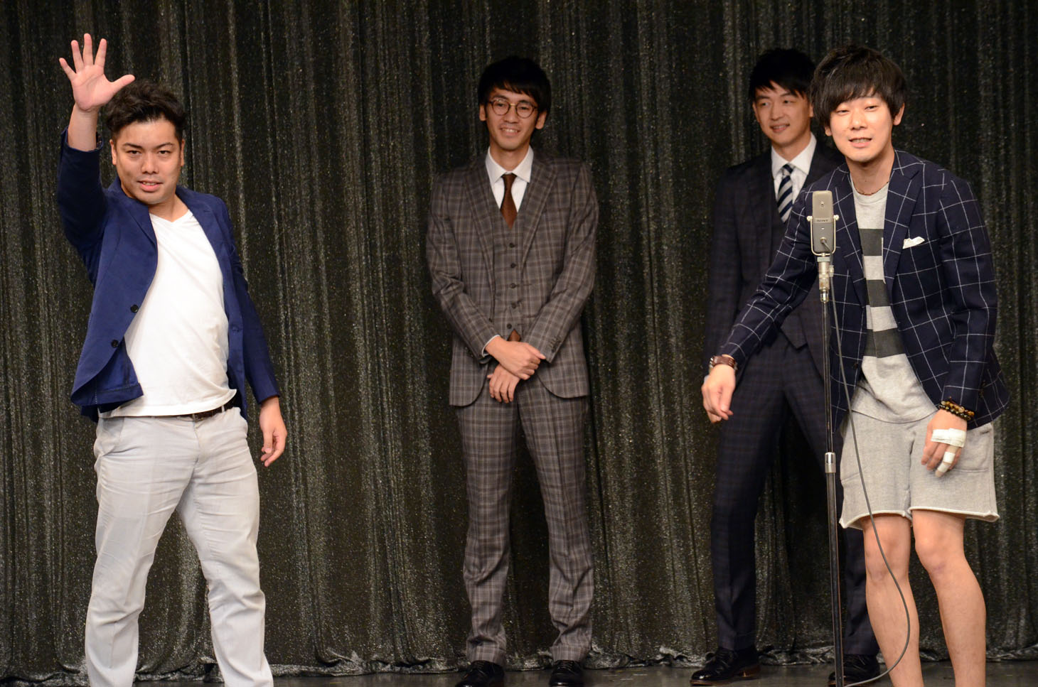 祇園の登場シーンを自分たちに置き換えて披露するマルセイユ。