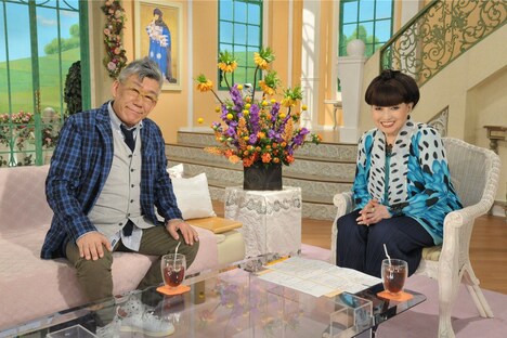 （左から）笑福亭笑瓶、黒柳徹子。(c)テレビ朝日