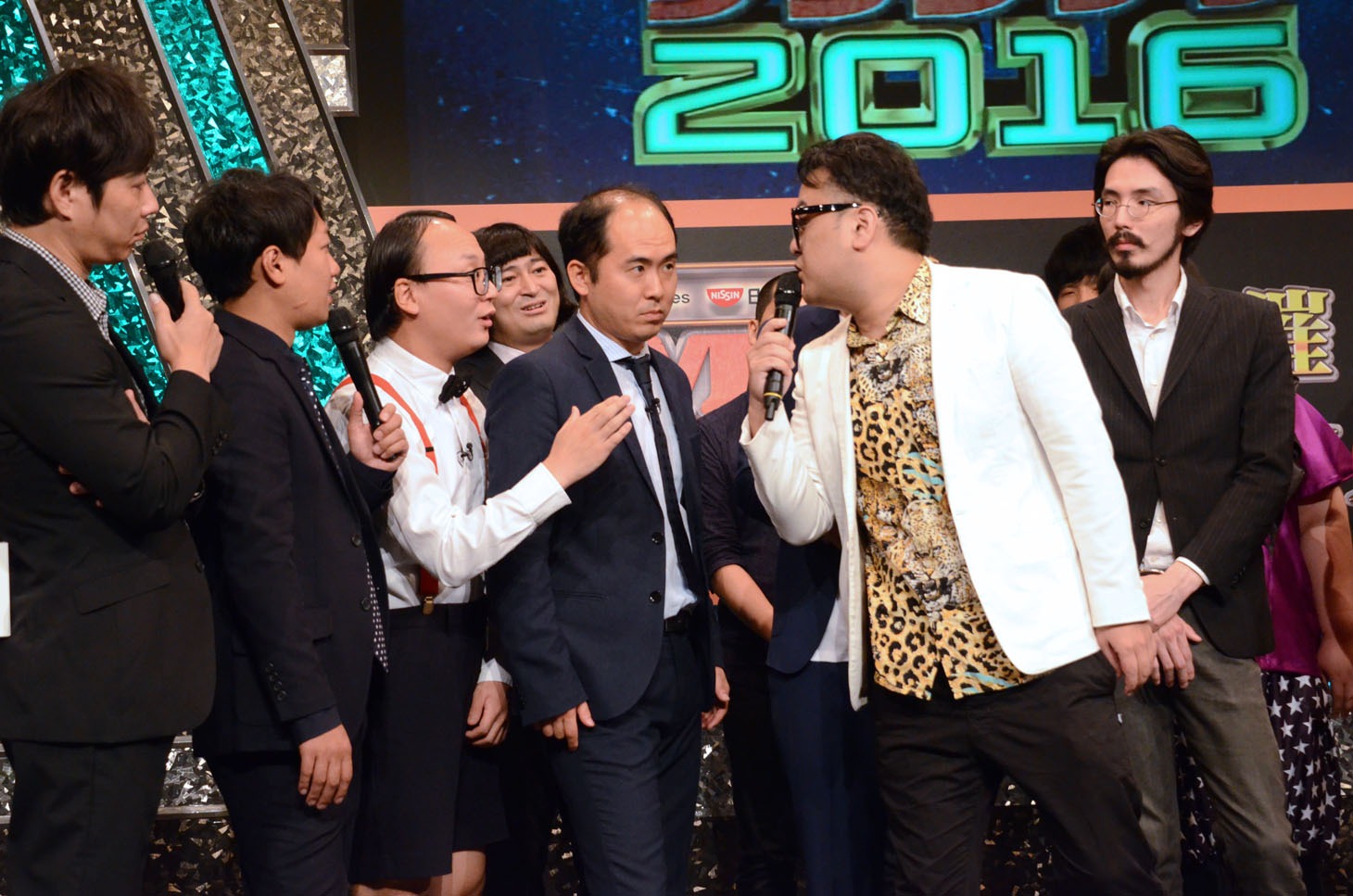 トレンディエンジェルに噛みつくとろサーモン久保田。