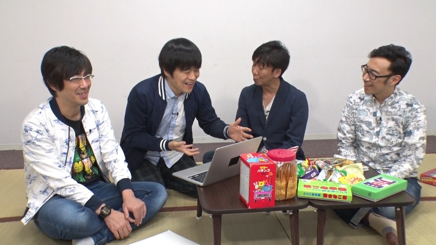 バカリズム（左から2人目）と、東京03。(c)テレビ朝日
