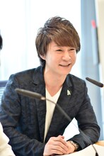 「大竹まこと ゴールデンラジオ！」生放送中の流れ星・瀧上。