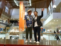 自身の初DVD「ダンチングヒーロー」の発売記念イベントに登場した、しゃもじ。