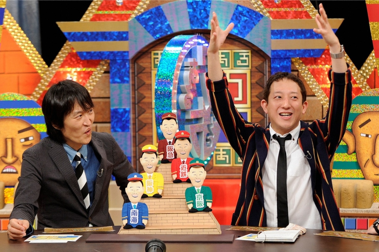 「解禁！ウラあるある THE業界ピラミッド」MCの（左から）千原ジュニア、サバンナ高橋。(c)ABC