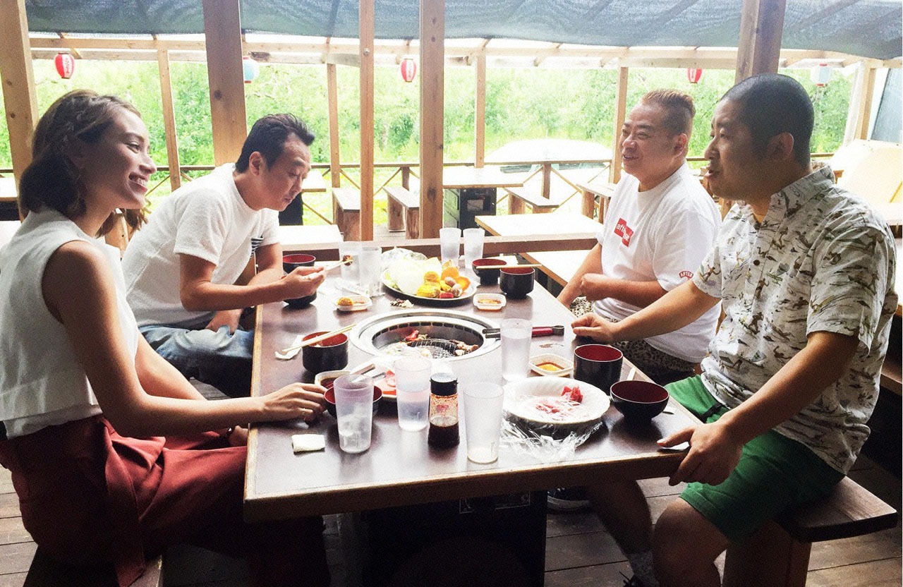 「出川哲朗＆さまぁ～ず三村 爆笑ガチンコ珍道中！ポンコツおじさん旅に出る3…夏旅」の一場面。(c)テレビ東京
