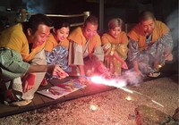 「出川哲朗＆さまぁ～ず三村 爆笑ガチンコ珍道中！ポンコツおじさん旅に出る3…夏旅」の一場面。(c)テレビ東京