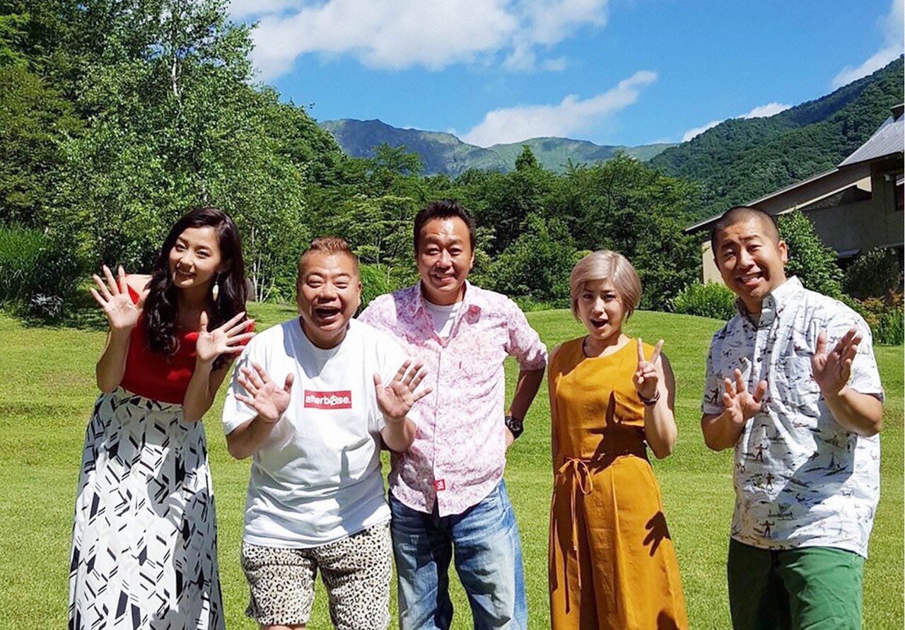 左から朝比奈彩、出川哲朗、さまぁ～ず三村、IMALU、ハライチ澤部。(c)テレビ東京