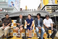 「なにわクルーズ会見」の様子。