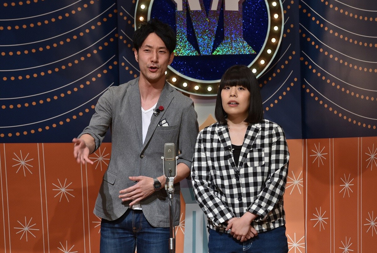 トークテーマを漫才で発表するシンクロック。(c)読売テレビ