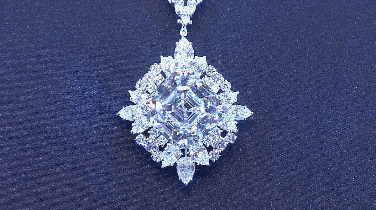 「眠れる森の美術館2」に登場するアイテム。(c)日本テレビ