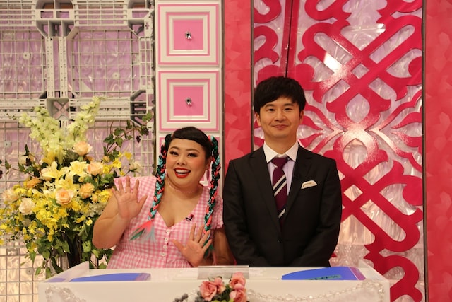 左から渡辺直美、オードリー若林。(c)テレビ東京