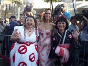 左から渡辺直美、クリステン・ウィグ、友近。