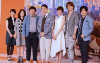 左から家入レオ、永作博美、バナナマン、佐藤栞里、宮野真守、梶裕貴。