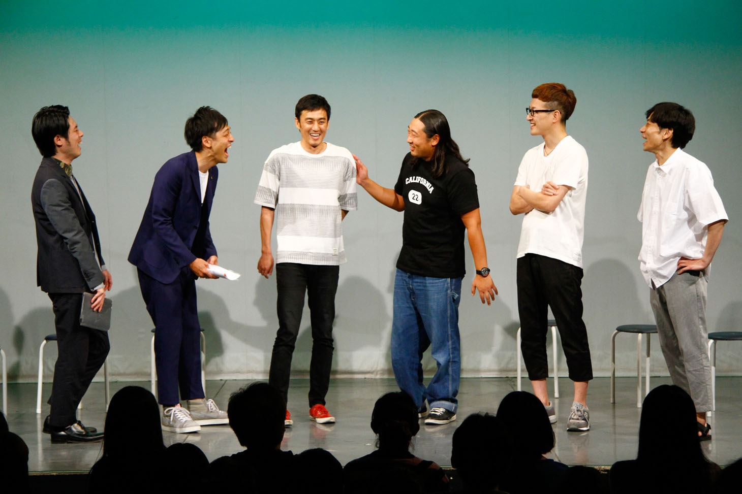 左から井下好井・好井、とろサーモン村田、ロバート、インパルス板倉。