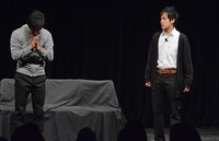 コント「マイホーム」のワンシーン。