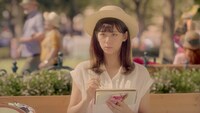 新CM「ティーガール 夏」篇のワンシーン。