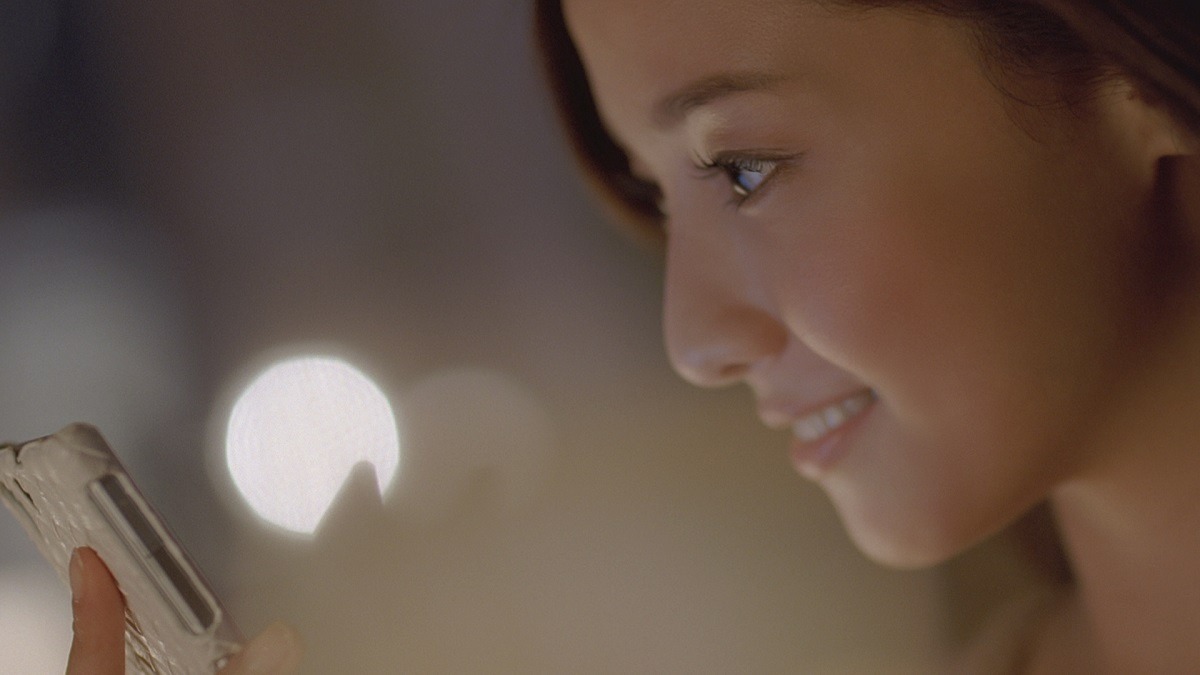 CM「horoyoi erika in Summer」篇のワンシーン。