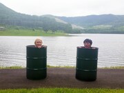 左からIKKO、スピードワゴン小沢。(c)テレビ東京