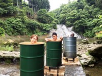 左から鈴木あきえ、武井壮、ボビー・オロゴン。(c)テレビ東京