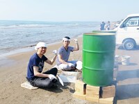 左からアンガールズ田中、アンジャッシュ児嶋。(c)テレビ東京