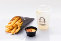 渡辺直美が監修した「NAOMI SPECIAL - FRIET SET」。