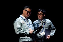 「シソンヌライブ『cinq』」の一場面。