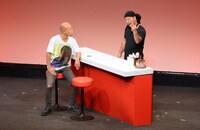 コント「オーダー」のワンシーン。