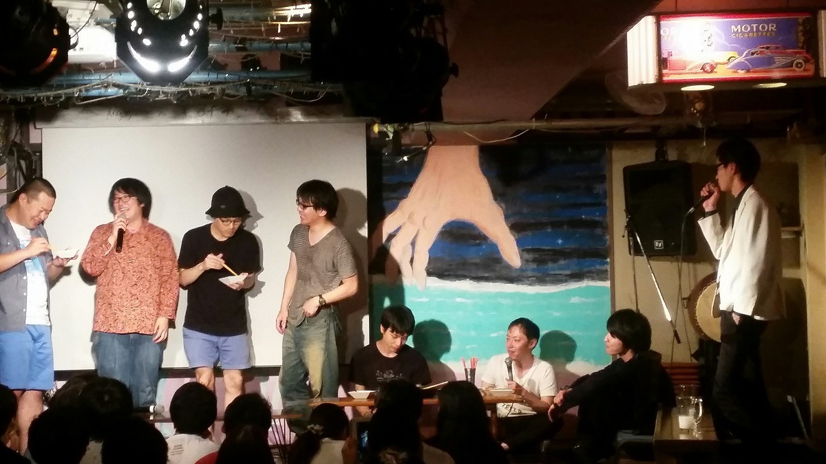 「武田100点うどんVSさるそば」のワンシーン。