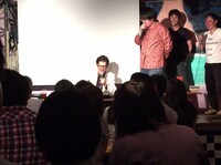 「武田100点うどんVSさるそば」のワンシーン。