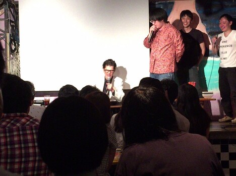 「武田100点うどんVSさるそば」のワンシーン。