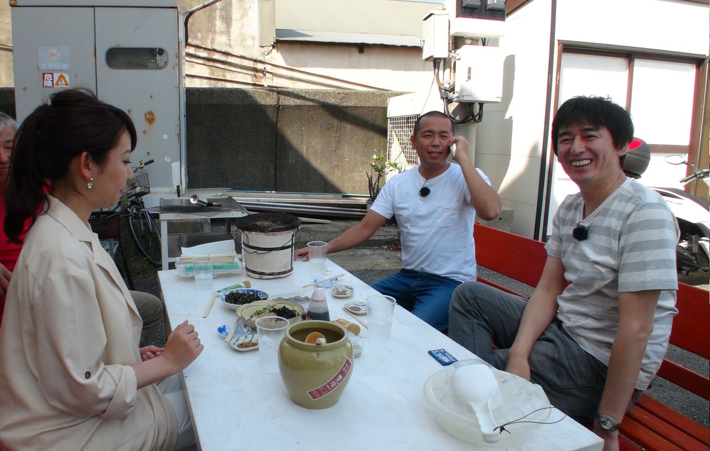 「博多華丸のもらい酒みなと旅～相方交換SP タカアンドトシ編～」のワンシーン。(c)テレビ東京