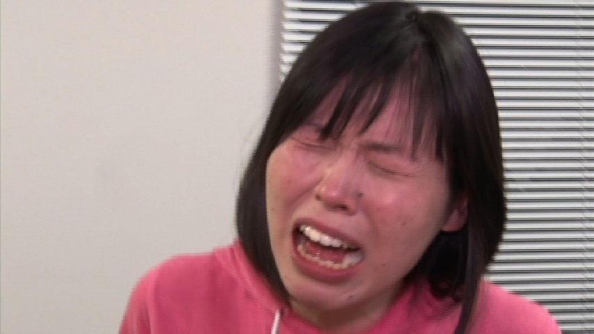 大量のワサビを食べる尼神インター誠子。(c)MBS