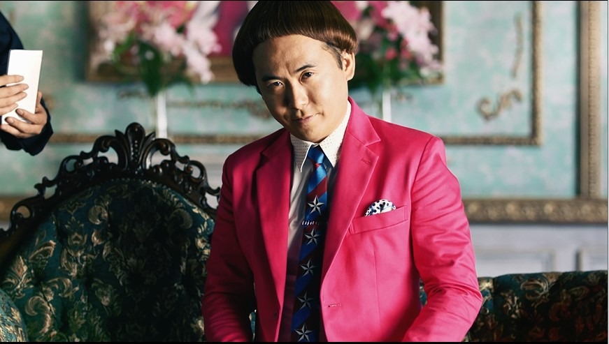 「Simejiさんがバラと戯れるだけの動画」のワンシーン。