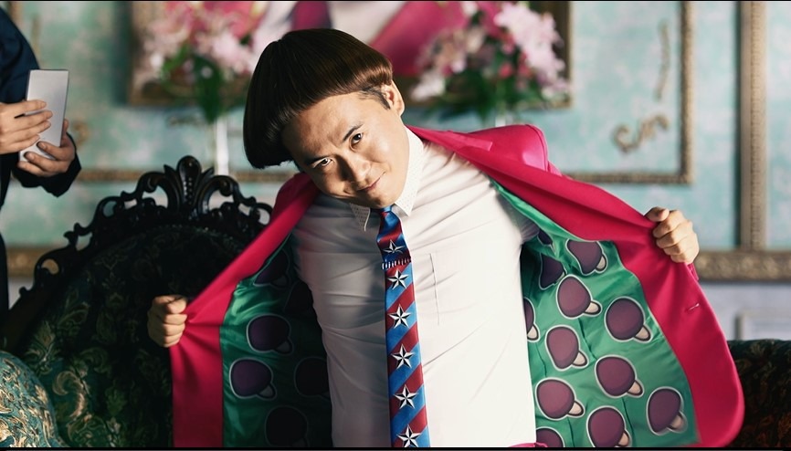 「Simejiさんがバラと戯れるだけの動画」のワンシーン。