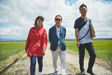 「ブラタモリ」で新潟を訪れるタモリと近江友里恵アナウンサー。(c)NHK