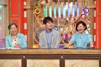 （左から）荻原博子、土田晃之、三田寛子。(c)中京テレビ