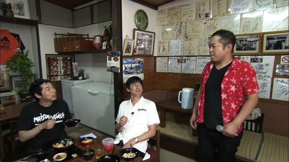 「福岡すっぴんツアー！5 テンションMAX祝いの宴SP」のワンシーン。(c)FBS