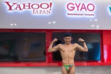 株式会社GYAOを訪れた小島よしお。